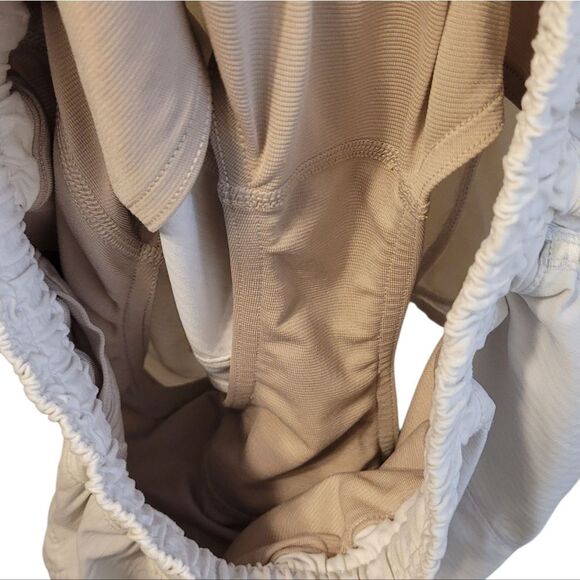 Lululemon Women's White Running Shorts Size 4 - Picture 5 of 6